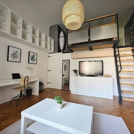 Netradicny Apartman V Centre Bratislava Exteriér fotografie